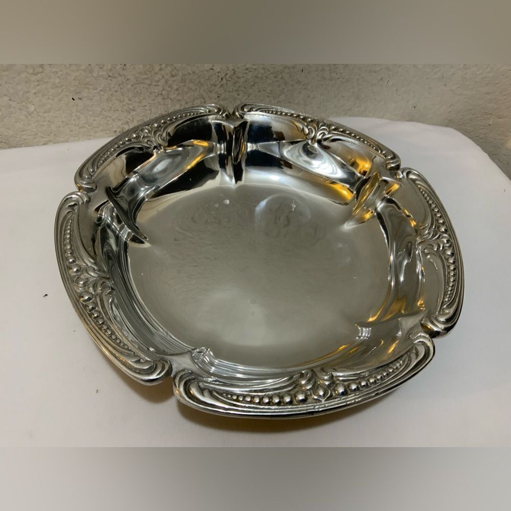 Wilton Armetale Belle Mont 12 inch Serving Bowl Design By Juan Vela Studios